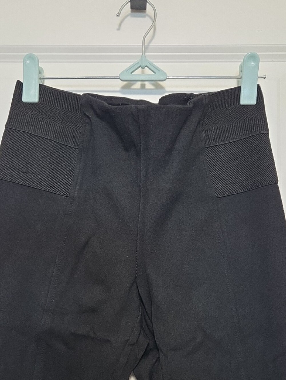 Dynamite Black Ribbed Top - Picture 3 of 6